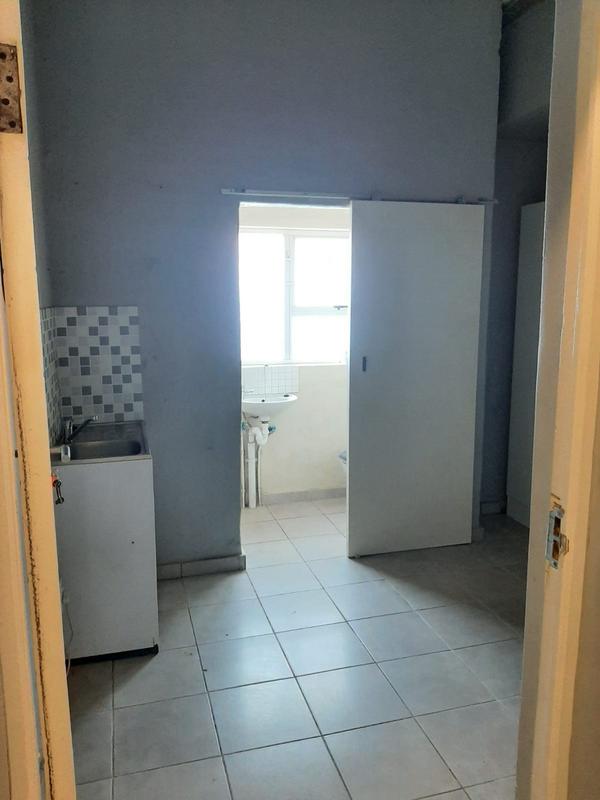 To Let 1 Bedroom Property for Rent in Goodwood Central Western Cape